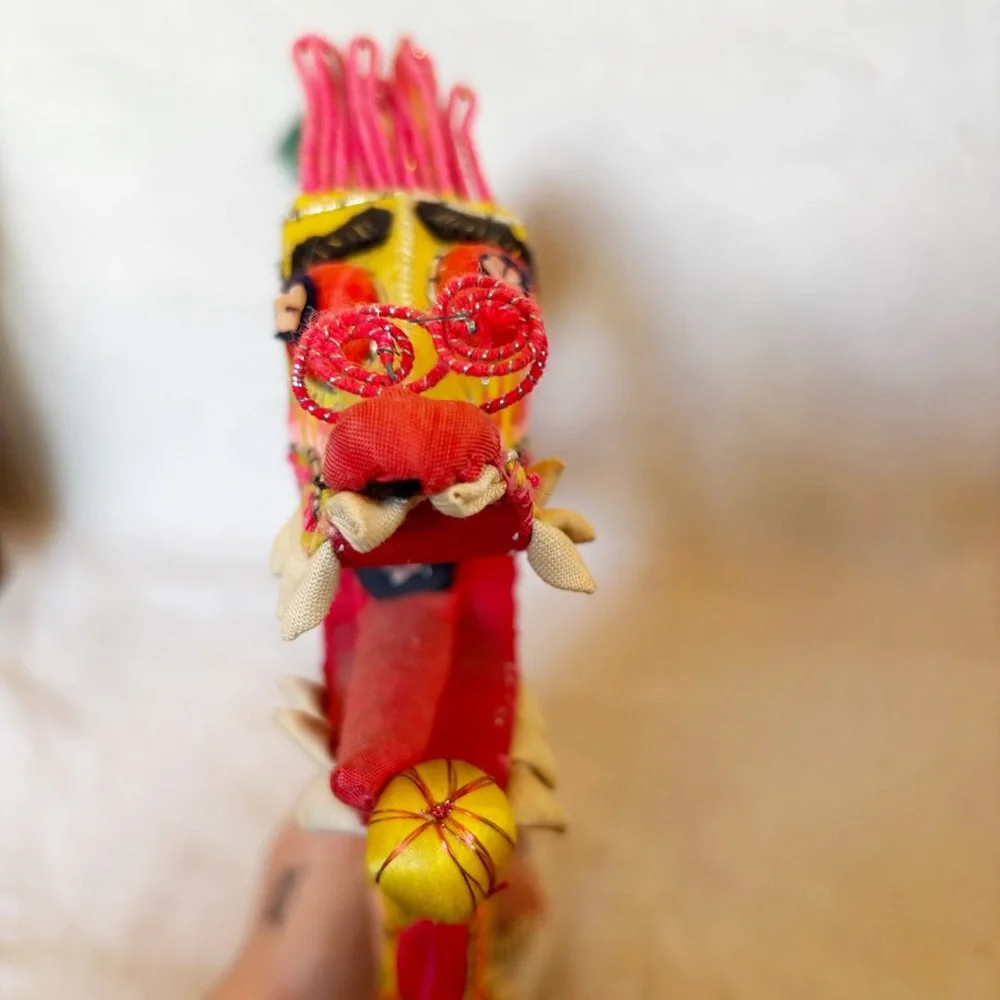 Vintage handmade embroidered and beaded Chinese Nine Dragon - Picture 4 of 12